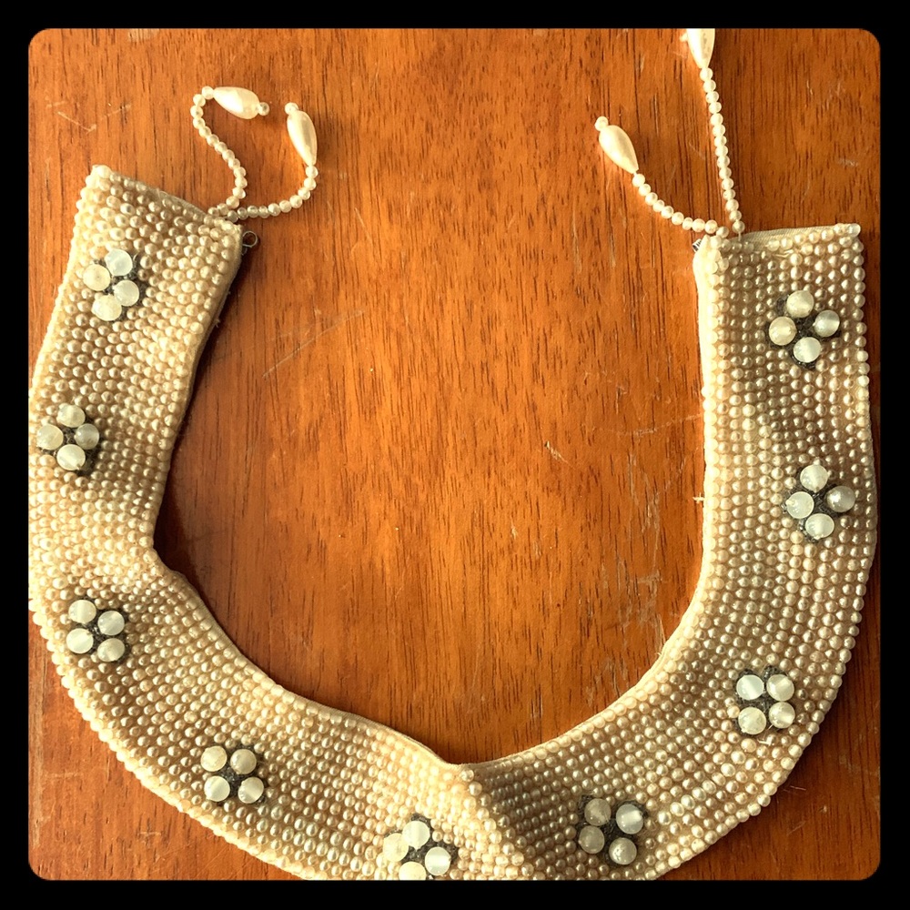Vintage pearl collar